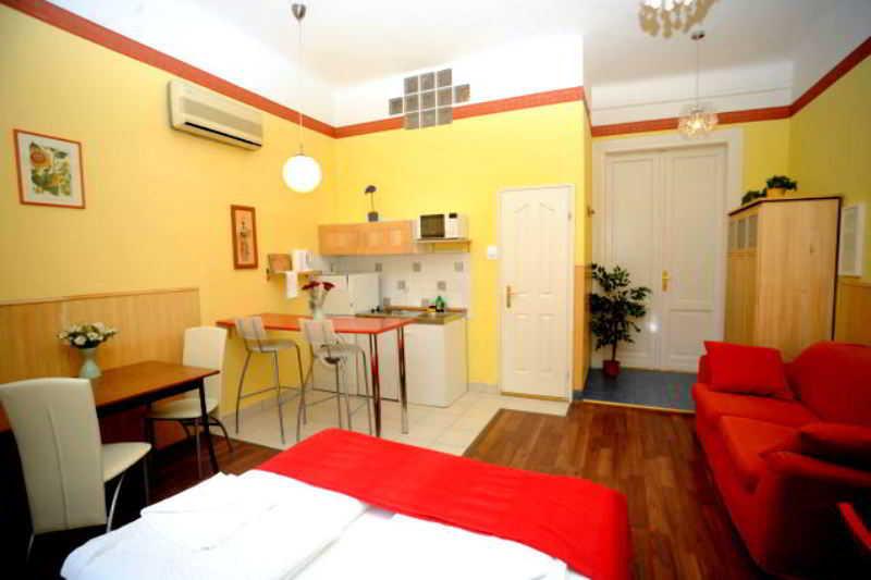 Club Apartments & Rooms 布达佩斯 外观 照片